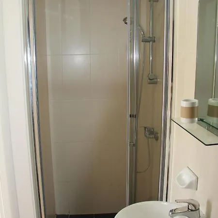 Modern 3 Bedroom Apartment, 100 Metres To The Sea! St. Paul's Bay