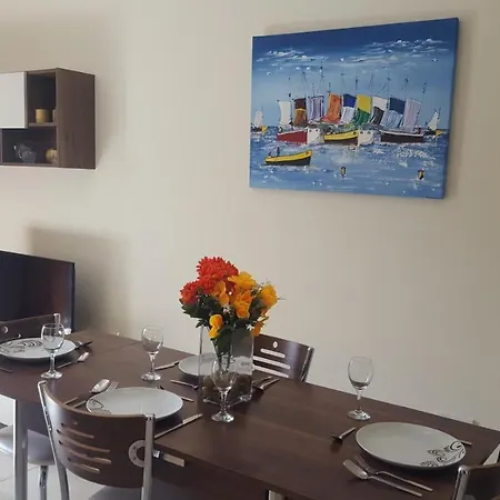 Modern 3 Bedroom Apartment, 100 Metres To The Sea! *