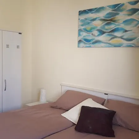 Apartment Modern 3 Bedroom Apartment, 100 Metres To The Sea! St. Paul's Bay